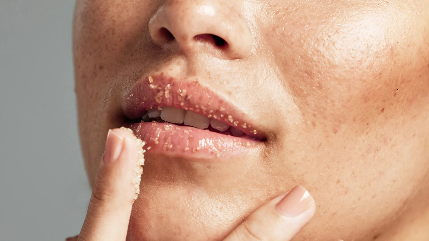 أفضل سكراب للشفايف