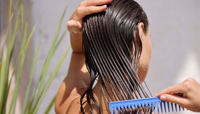 أفضل كريم لتنعيم الشعر وتطويله