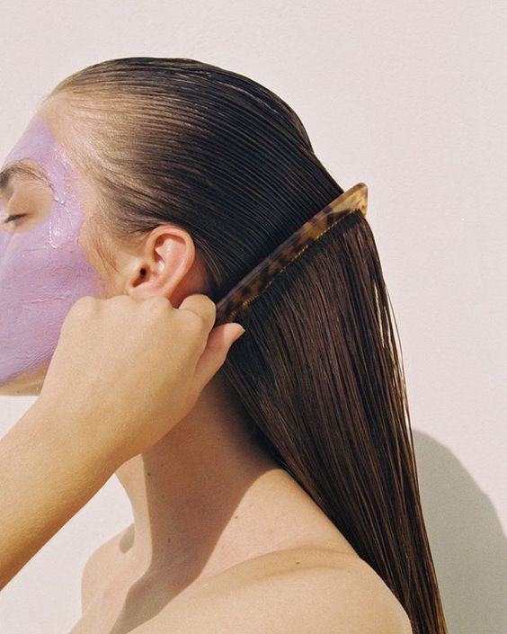 What Causes Dandruff?