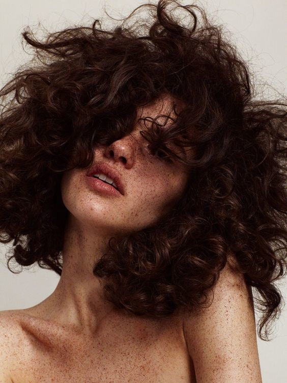 5 Best Anti-Frizz Products