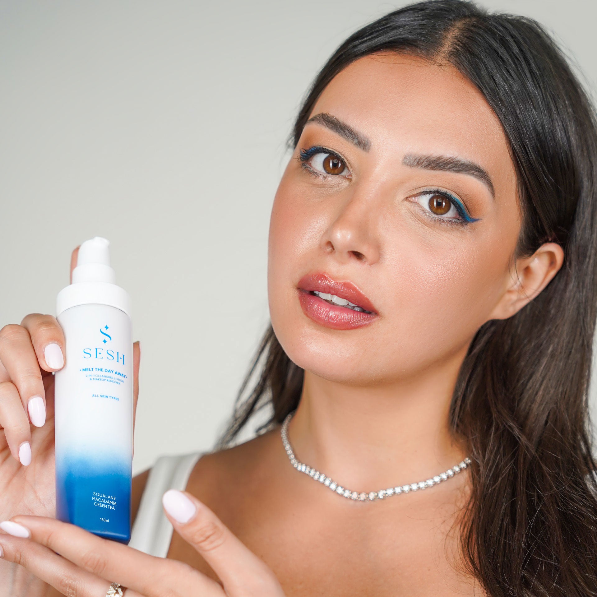 منظف للوجه - ميلت ذا داى أواى
