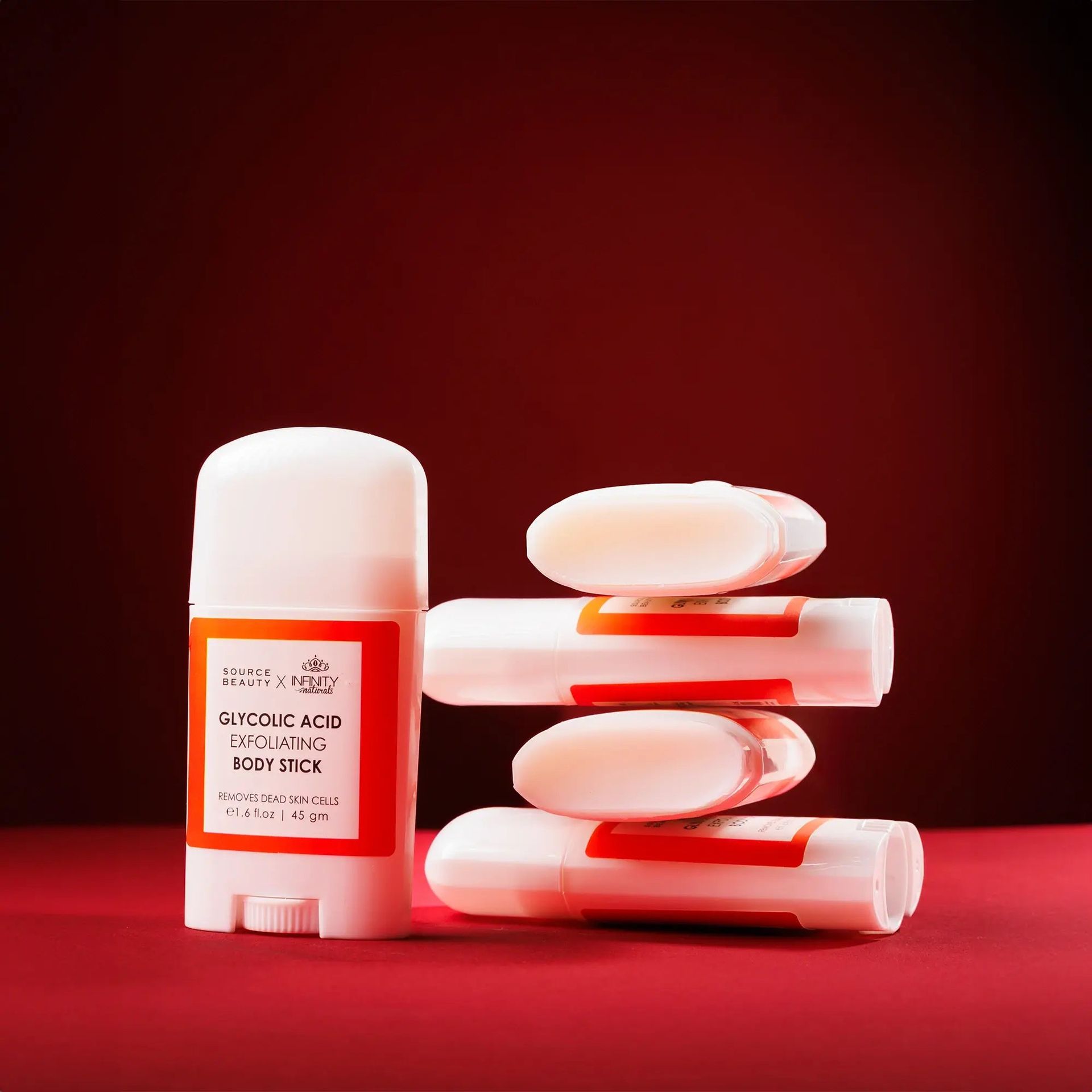 عصاية تقشير الجسم بحمض الجليكوليك



