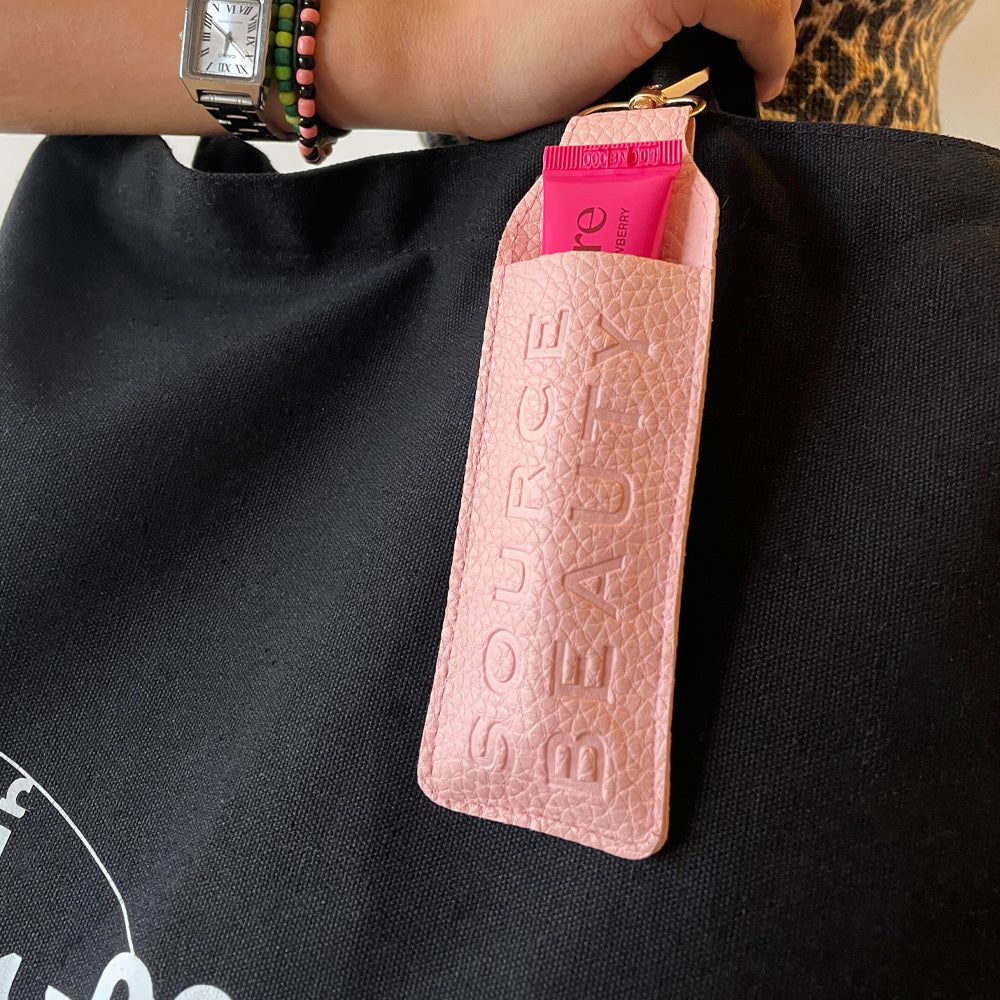 حاملة مرطب الشفايف